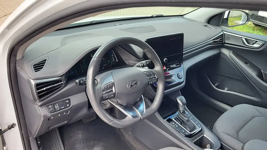 Hyundai IONIQ PHEV Hybrid Style - Thumbnail 9
