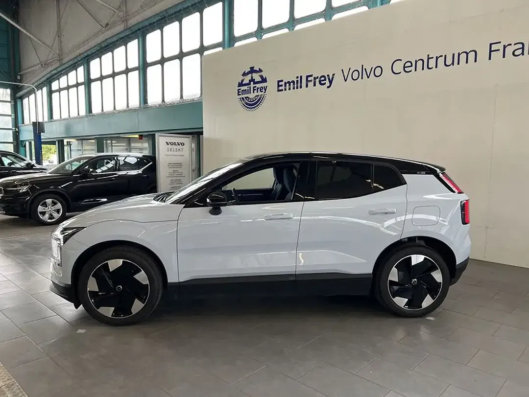 Volvo EX30 AWD Twin Motor Performance Plus - Thumbnail 23