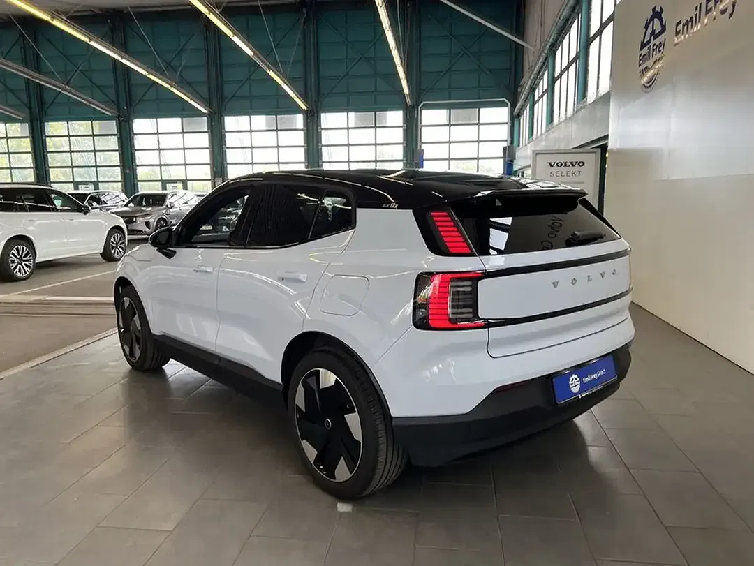 Volvo EX30 AWD Twin Motor Performance Plus - Thumbnail 24