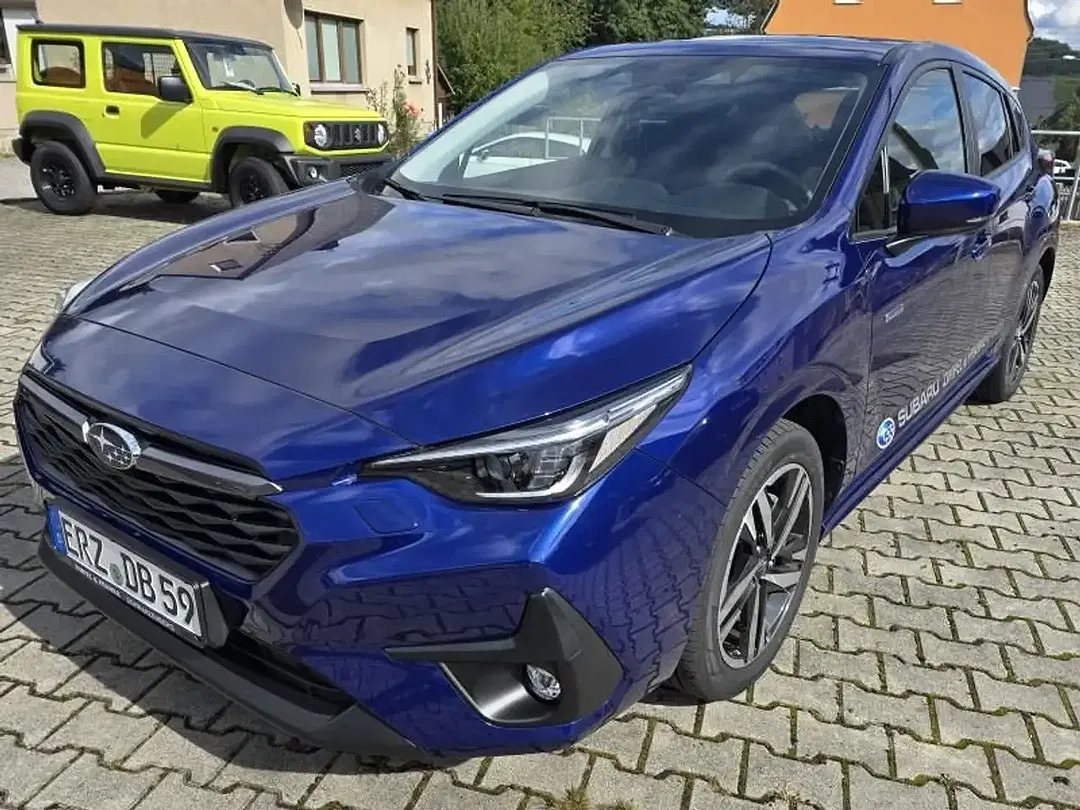 Subaru Impreza 2.0 e-Boxer Lineartronic Platinum - foto 1