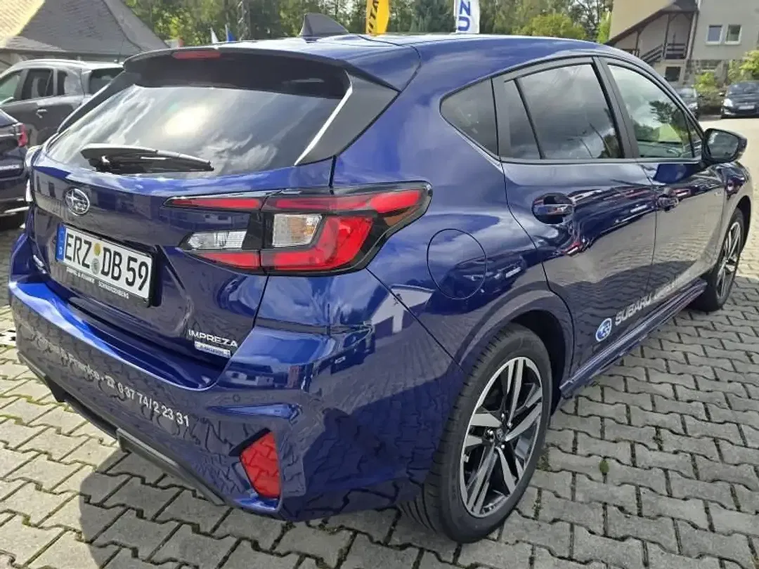 Subaru Impreza 2.0 e-Boxer Lineartronic Platinum - Thumbnail 3