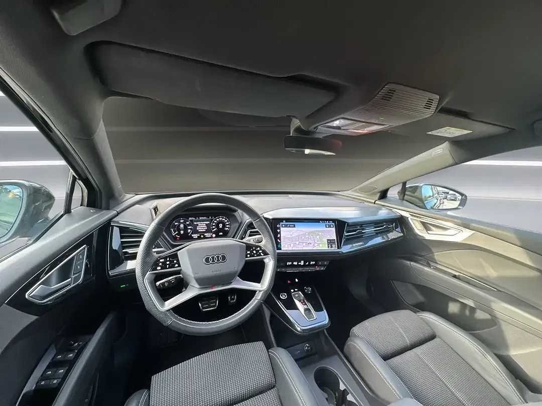 Audi Q4 e-tron S line - Thumbnail 9