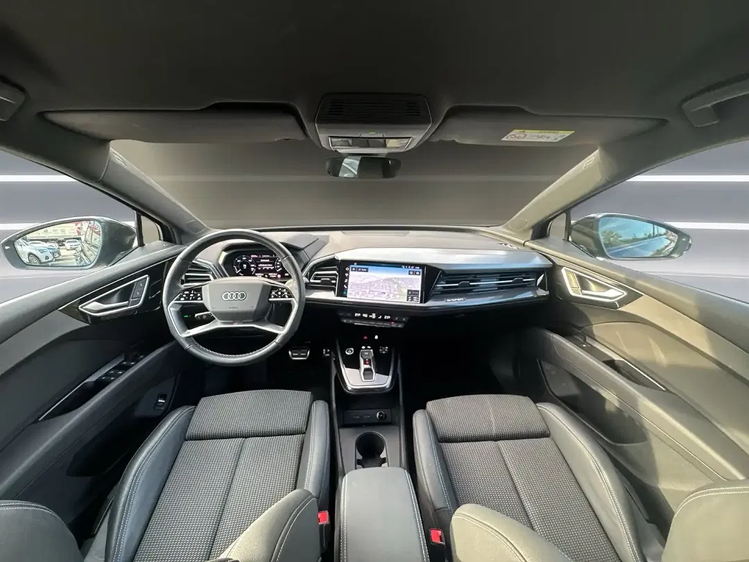 Audi Q4 e-tron S line - Thumbnail 5