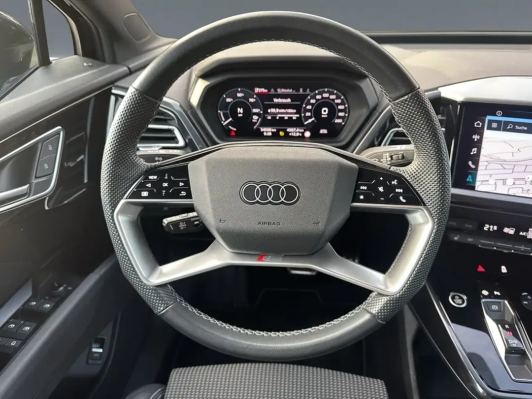 Audi Q4 e-tron S line - Thumbnail 6