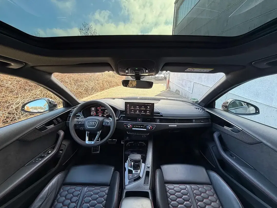 Audi RS4 - Thumbnail 11