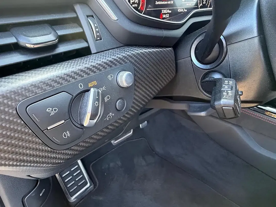 Audi RS4 - Thumbnail 12