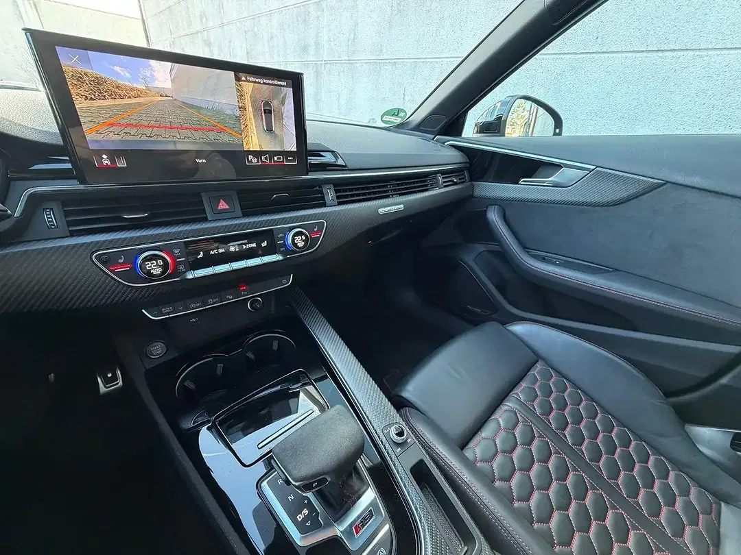 Audi RS4 - Thumbnail 13