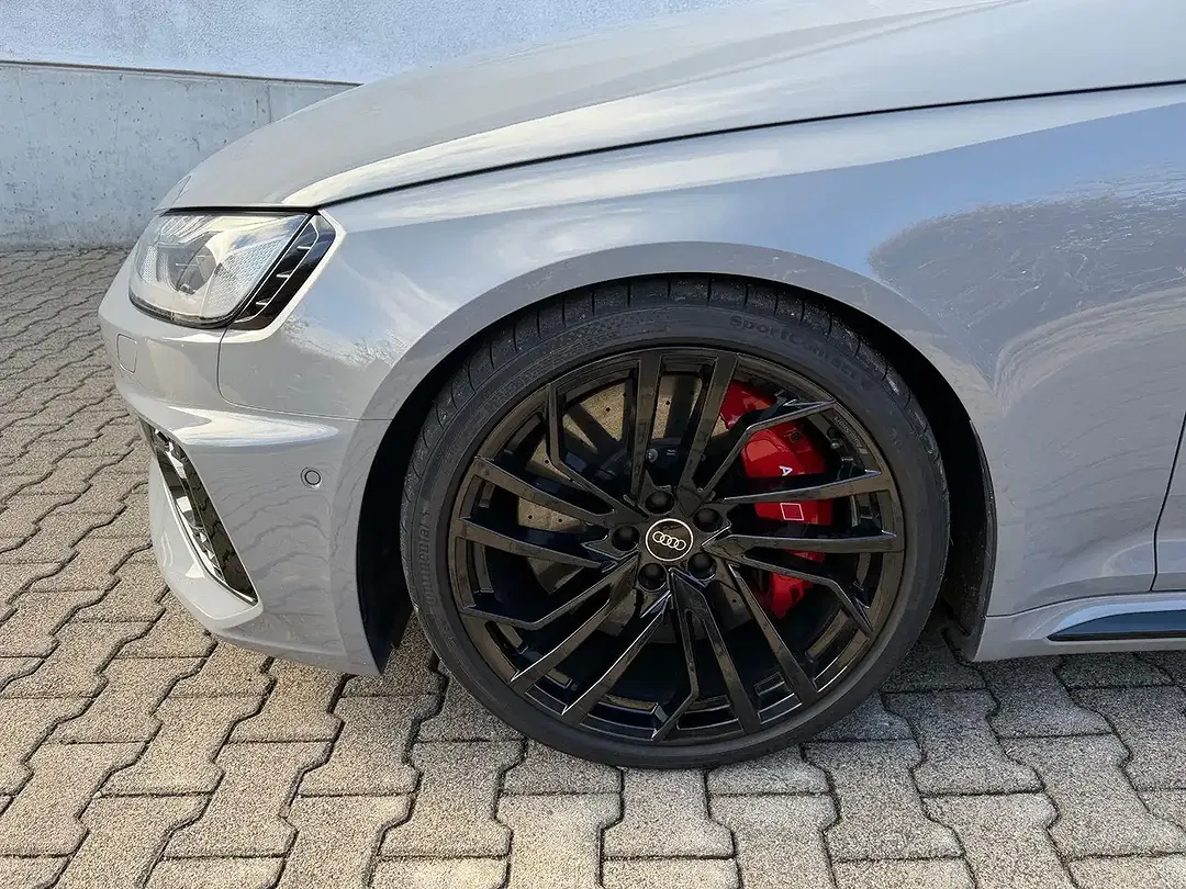 Audi RS4 - Thumbnail 8