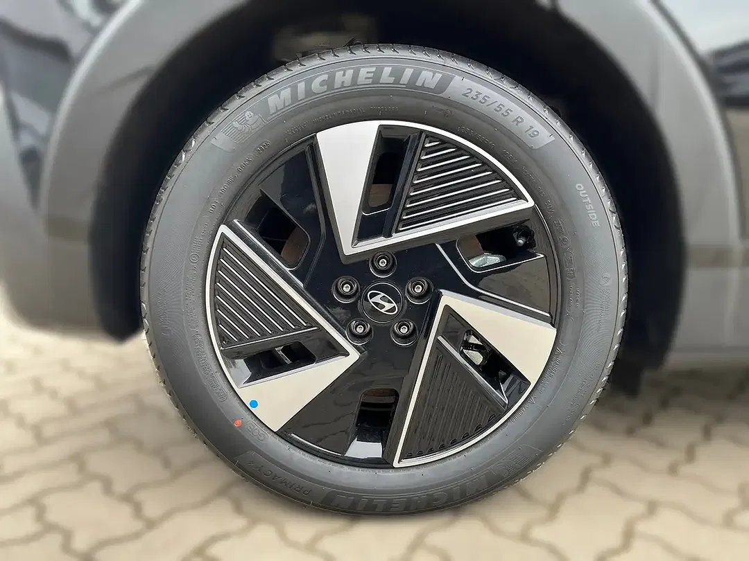 Hyundai IONIQ 5 - Thumbnail 6