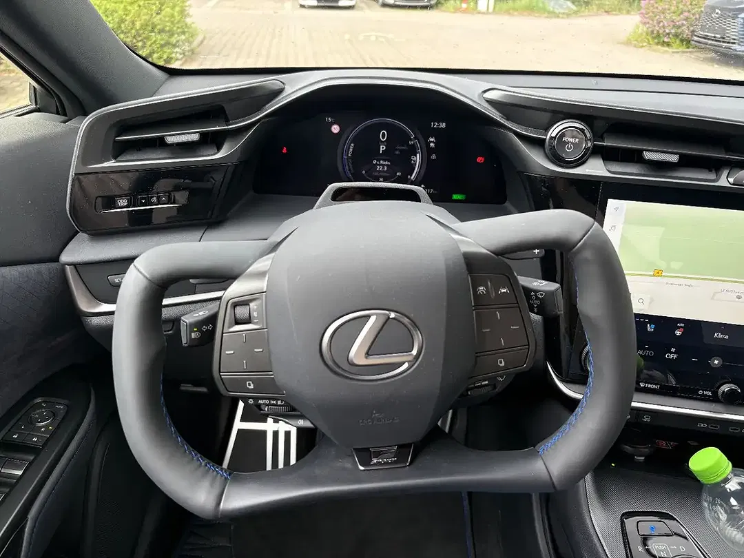 Lexus RZ DIRECT4 F SPORT - Thumbnail 8