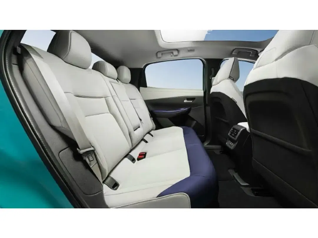 Nissan Leaf Evolve - Thumbnail 12