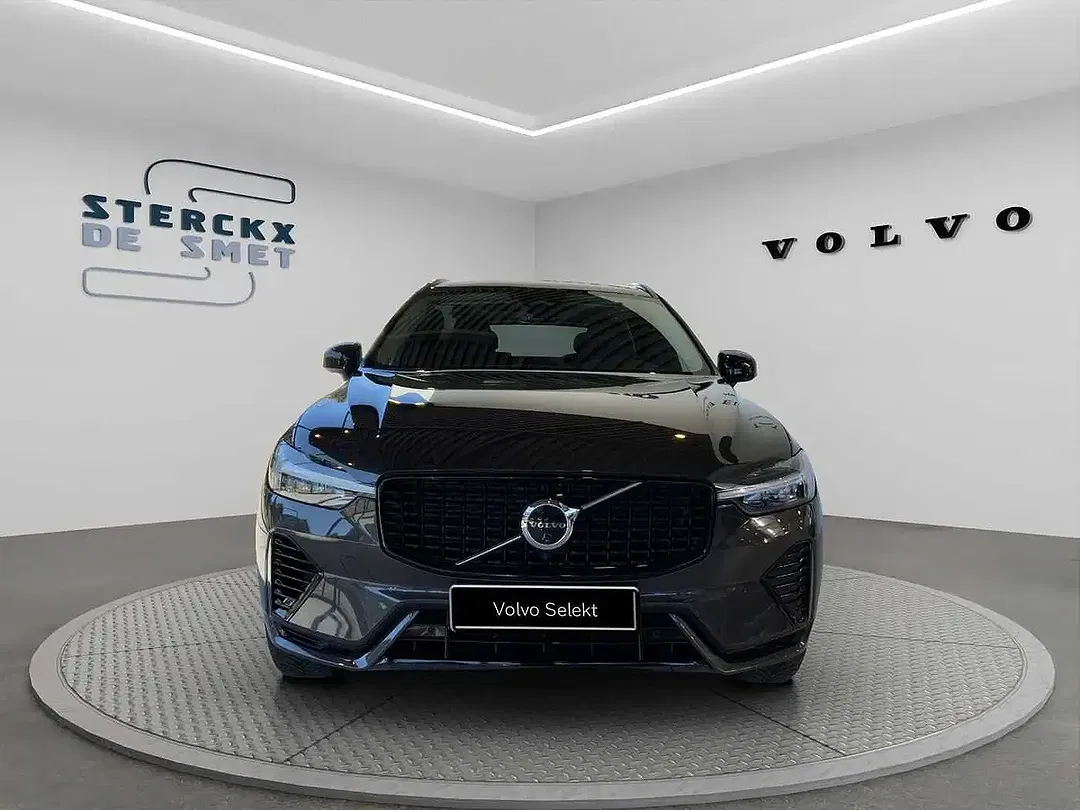 Volvo XC60 T6 PHEV AWD Plus - Thumbnail 2
