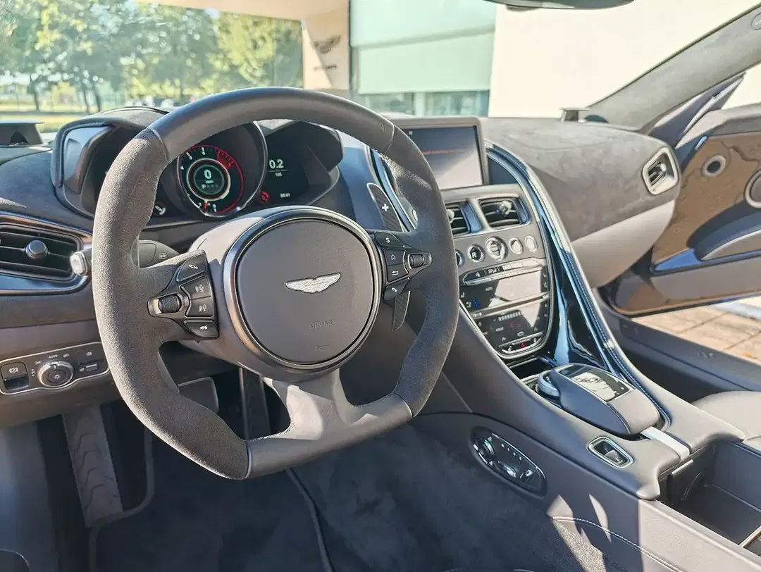 Aston Martin DBS 770 5.2 V12 Ultimate - Thumbnail 13
