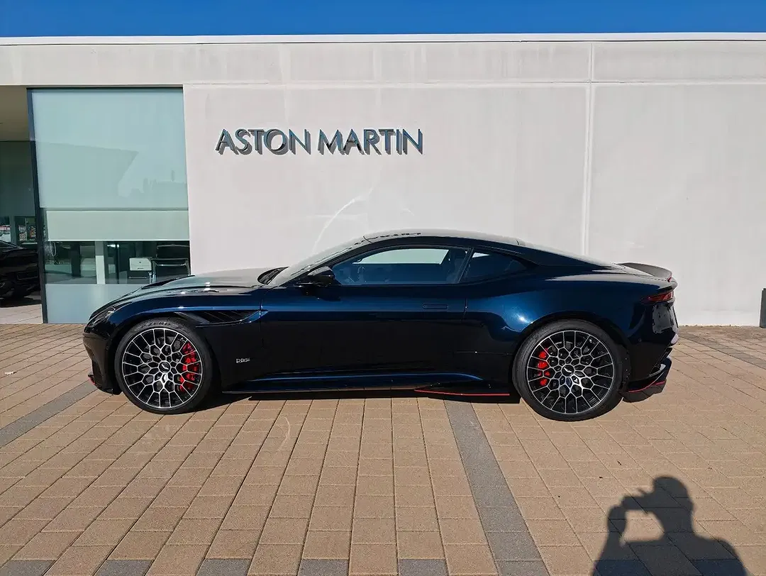 Aston Martin DBS 770 5.2 V12 Ultimate - Thumbnail 6