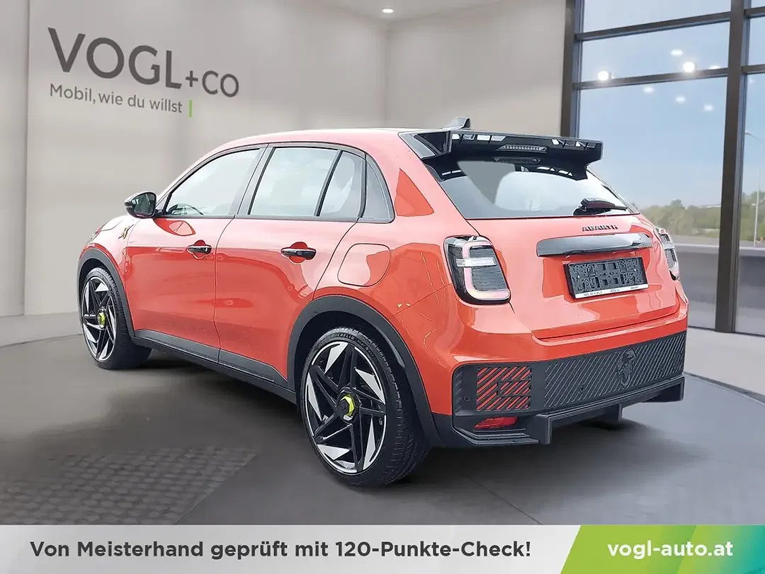 Abarth 600e Turismo - Thumbnail 3