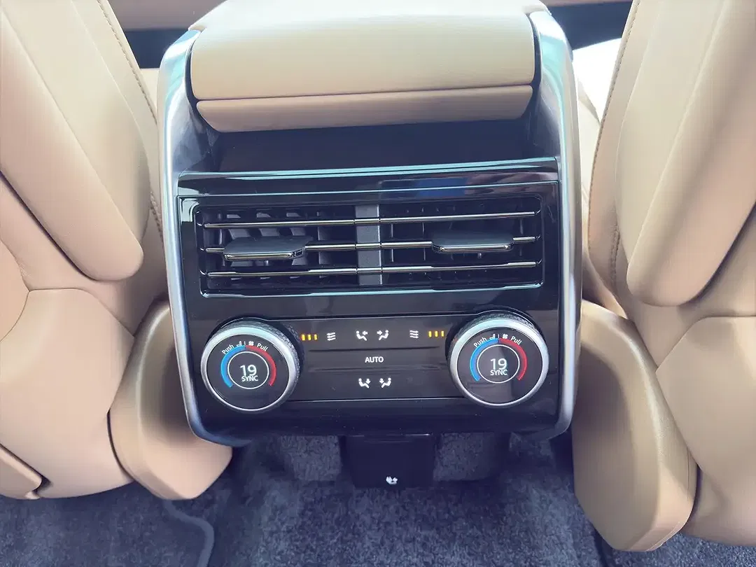 Land Rover Range Rover P550e 3.0 PHEV Hybrid SWB - Thumbnail 13