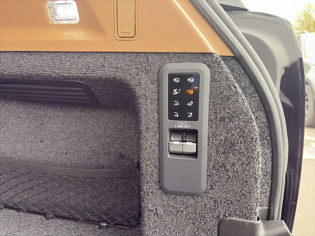 Land Rover Range Rover P550e 3.0 PHEV Hybrid SWB - Thumbnail 14