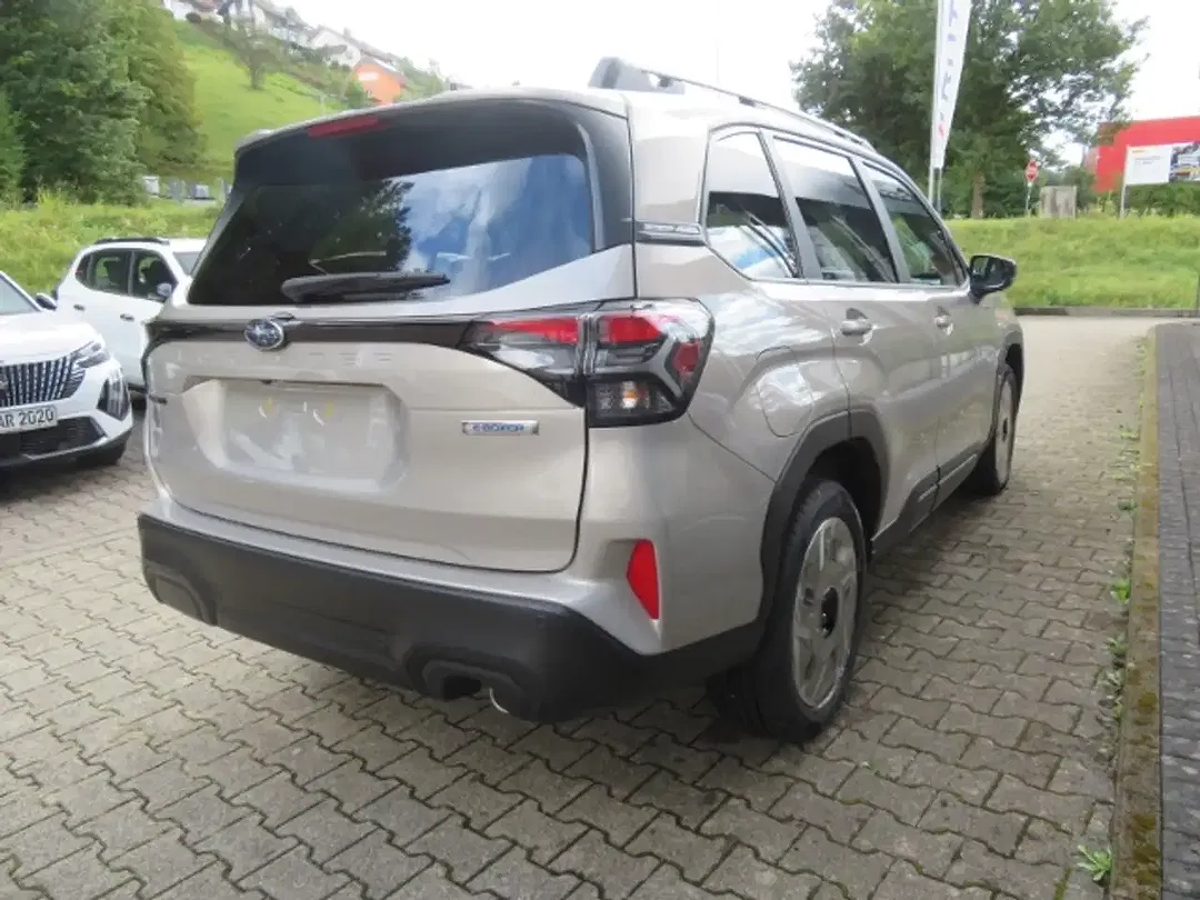 Subaru Forester 2.0 Exclusive - Thumbnail 6