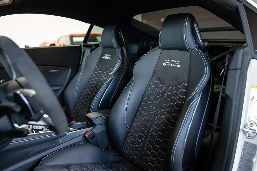 Audi TT RS 40 2.5 quattro - foto 15