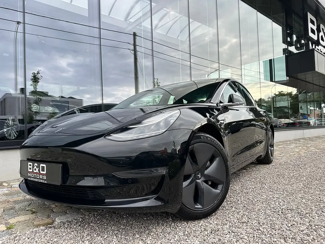 Tesla Model 3 Standard Range Plus - Afbeelding 1
