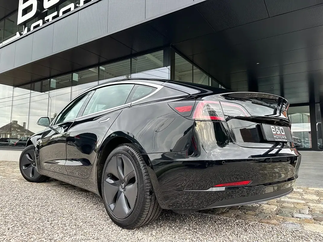 Tesla Model 3 Standard Range Plus - Thumbnail 3