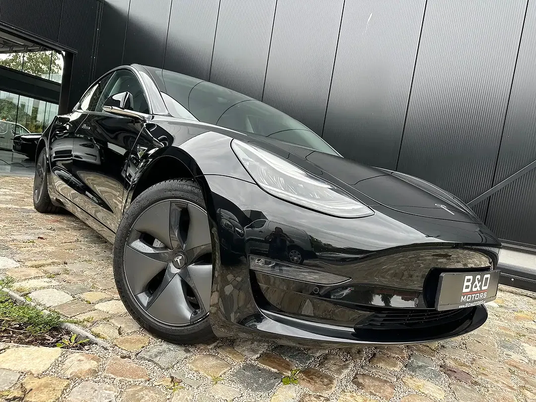 Tesla Model 3 Standard Range Plus - Thumbnail 6
