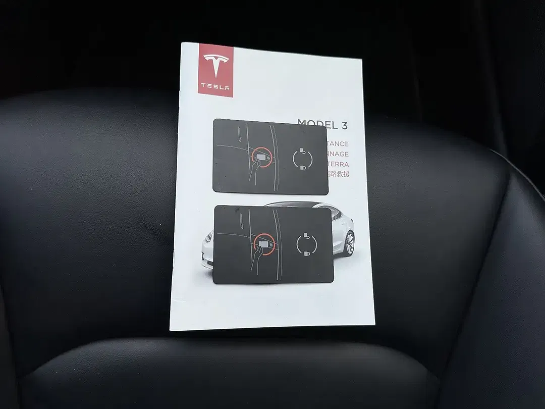 Tesla Model 3 Standard Range Plus - Thumbnail 9