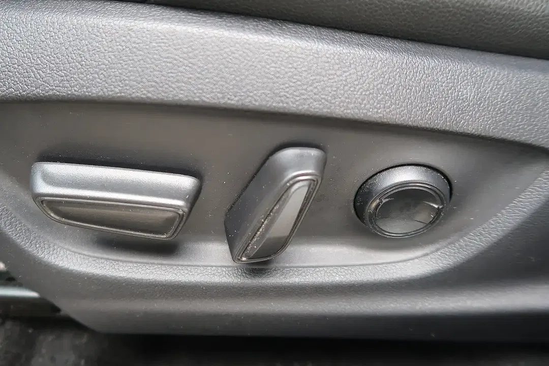 Subaru Solterra 71.4 kWh AWD - Thumbnail 10