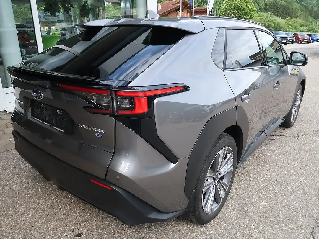 Subaru Solterra 71.4 kWh AWD - Thumbnail 3