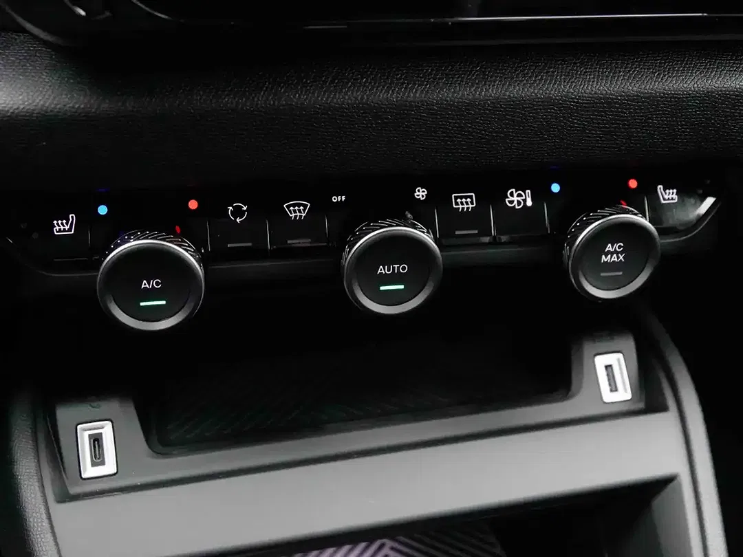 Citroen C4 1.2 EAT8 Max - Thumbnail 15