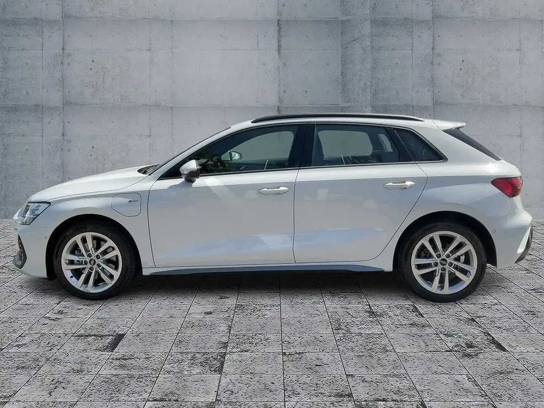 Audi A3 TFSI e S line - Thumbnail 3