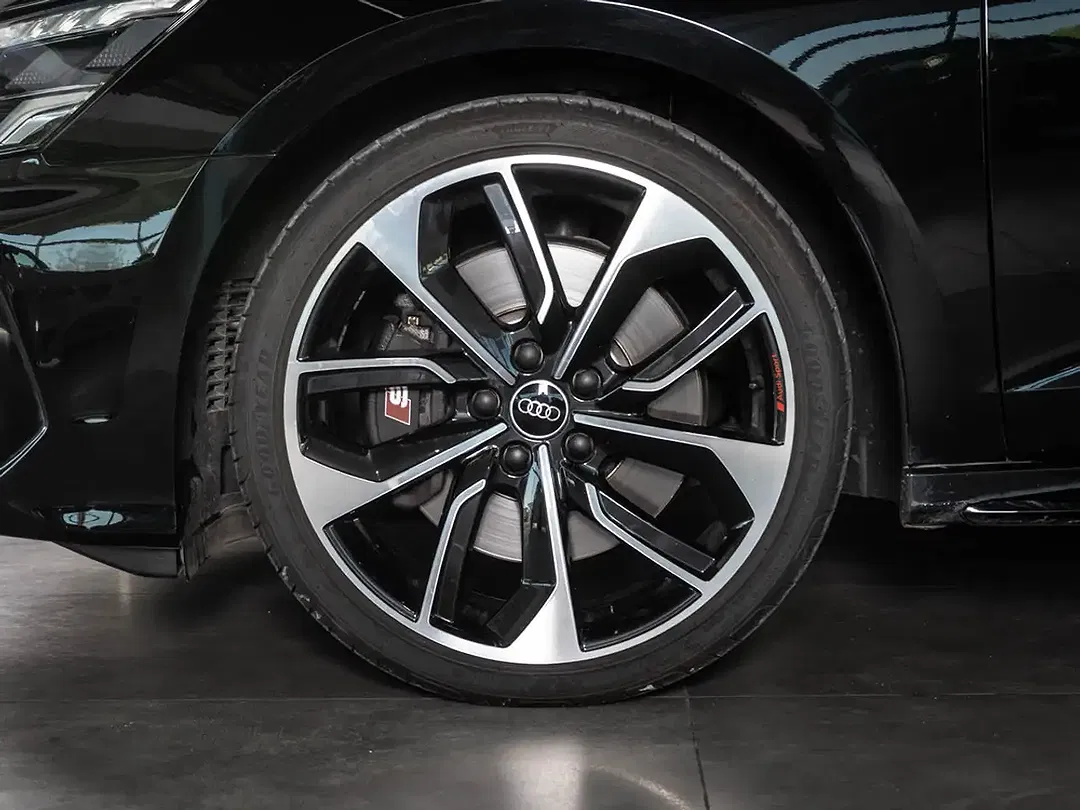 Audi S3 2.0 TFSI quattro Sportback - Thumbnail 4