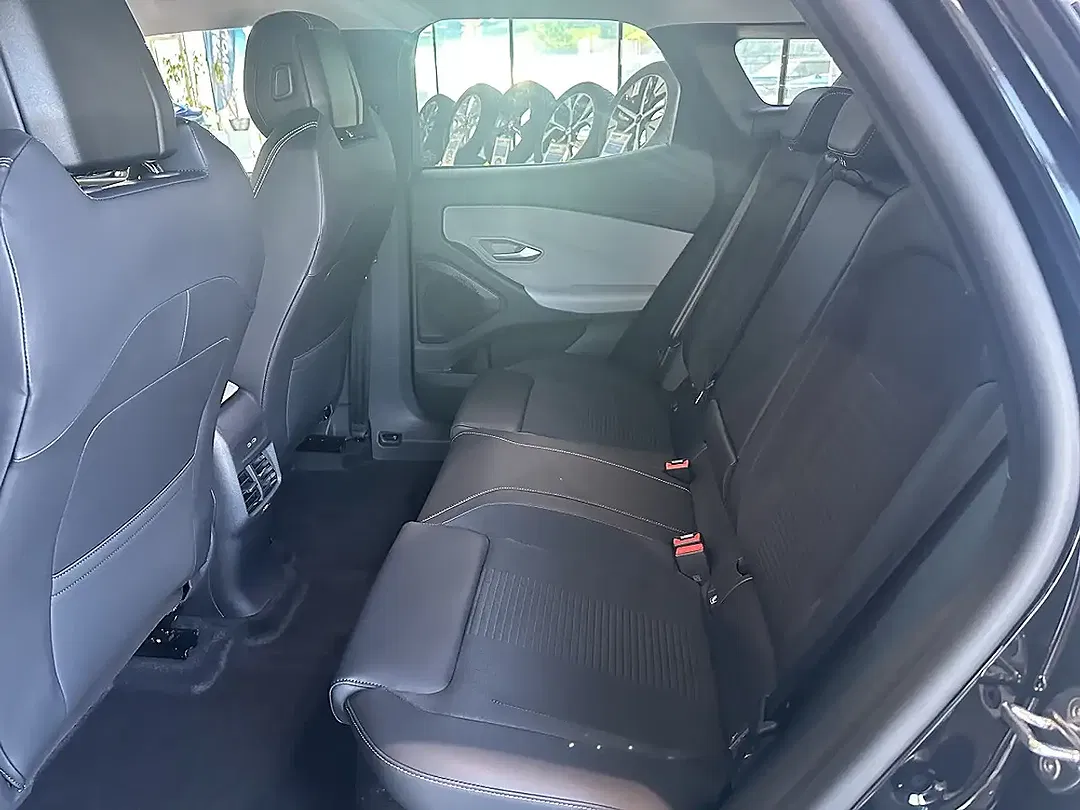 Ford Explorer Select - Thumbnail 5