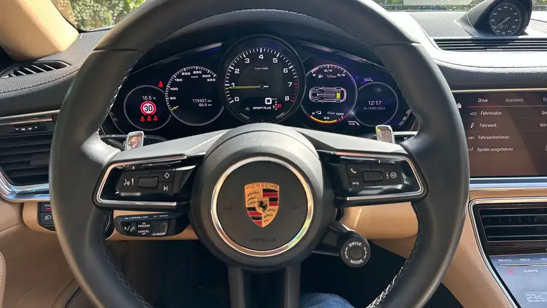 Porsche Panamera E-Hybrid 4 Sport Turismo S - Thumbnail 11