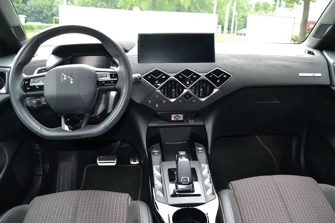 Citroen DS3 PureTech EAT8 Performance - Thumbnail 10