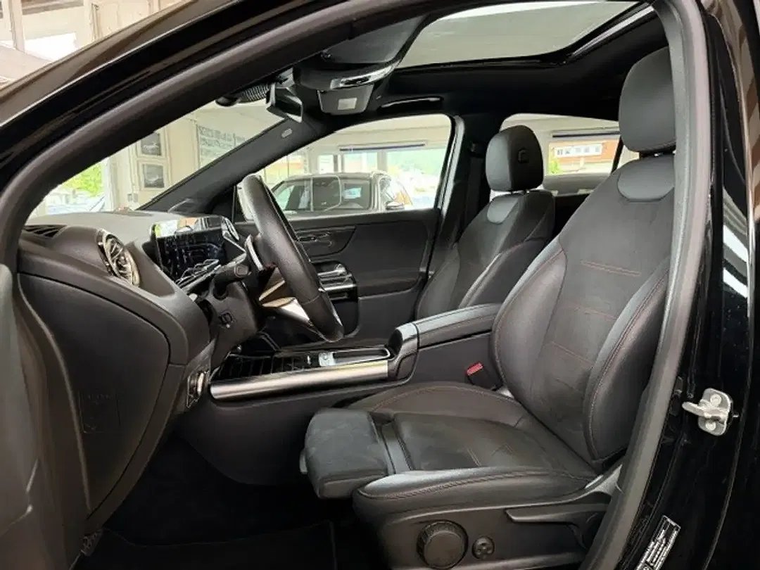 Mercedes-Benz GLA 200 AMG Night - foto 15