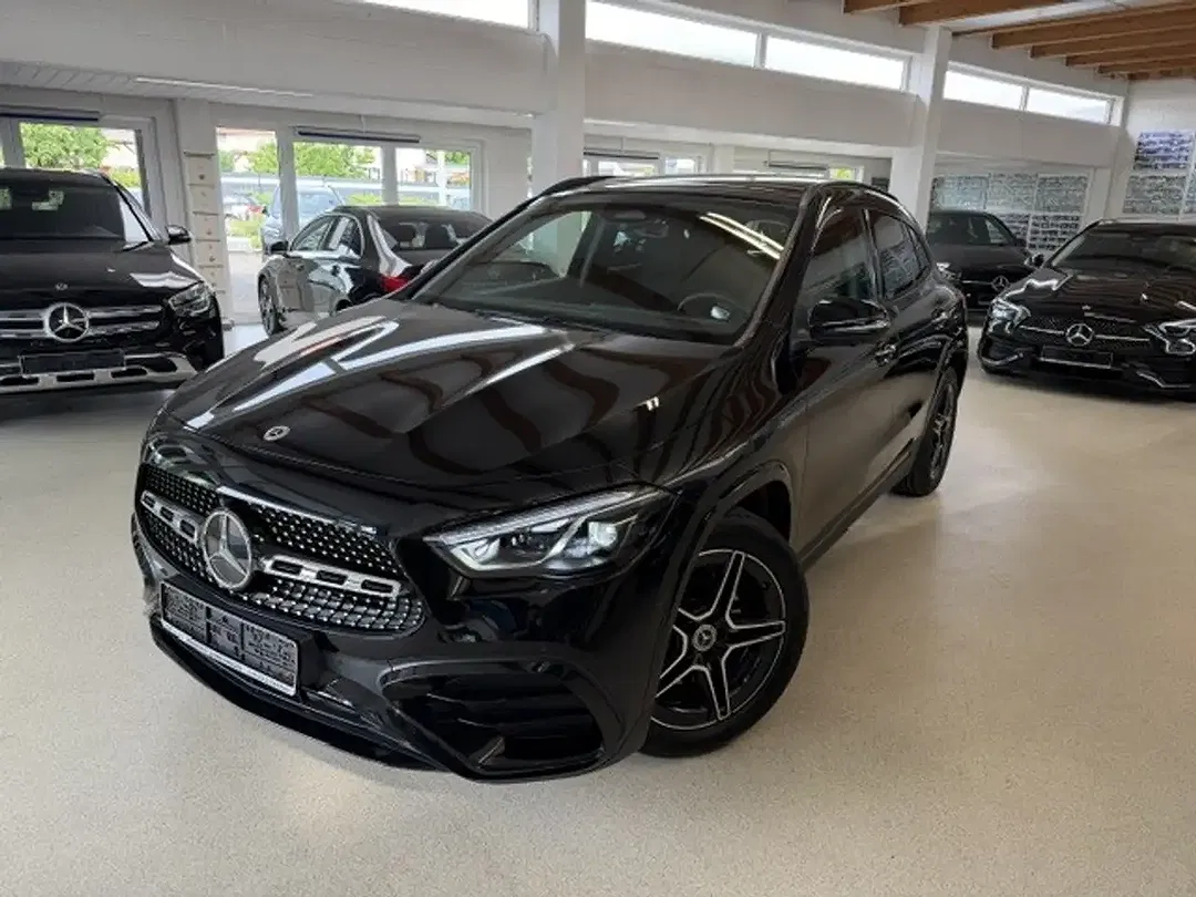 Mercedes-Benz GLA 200 AMG Night - Thumbnail 4