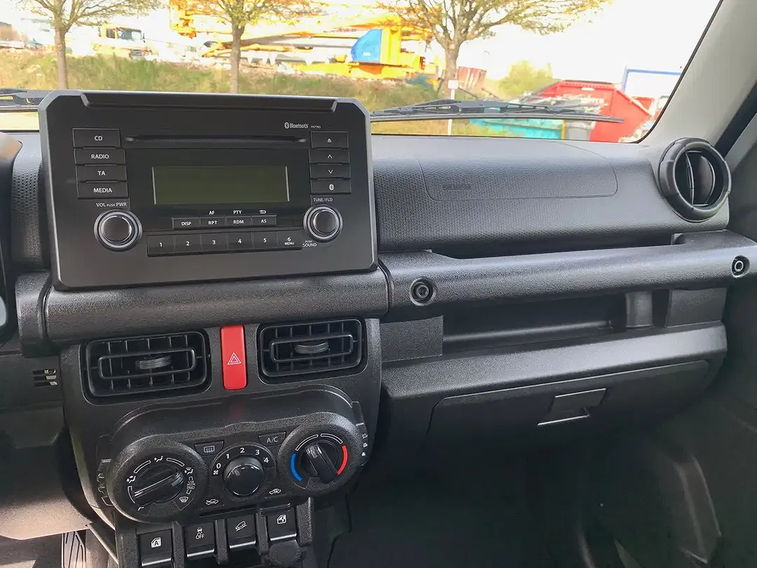 Suzuki Jimny AllGrip Comfort - foto 15