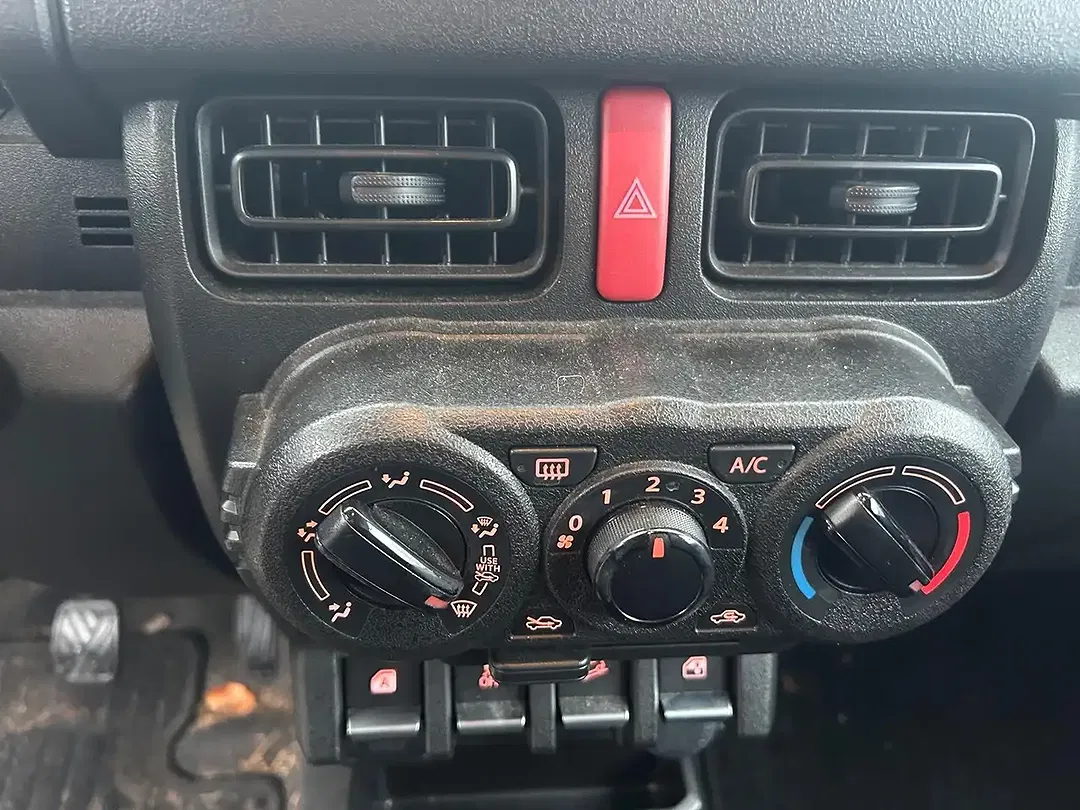 Suzuki Jimny 1.5 Comfort - Thumbnail 13