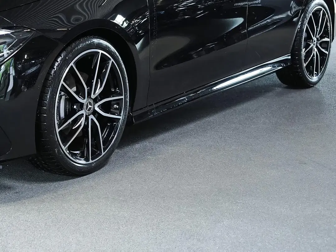 Mercedes-Benz CLA 180 AMG Night - Thumbnail 3