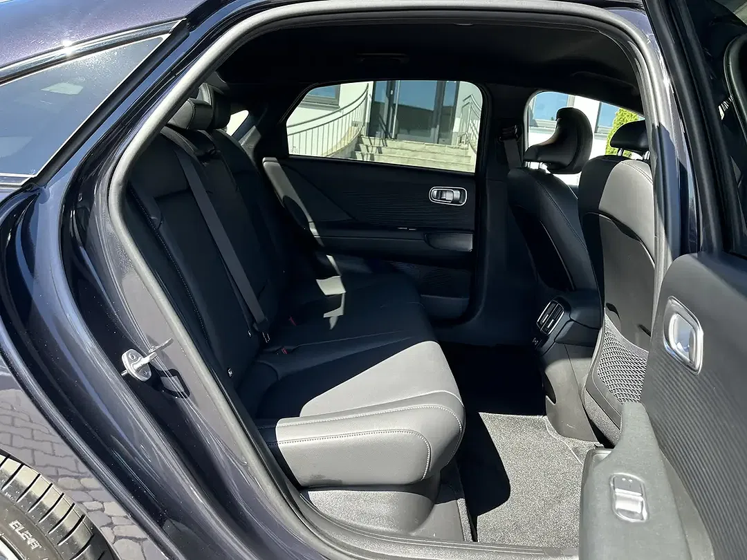 Hyundai IONIQ 6 4WD UNIQ - Thumbnail 11