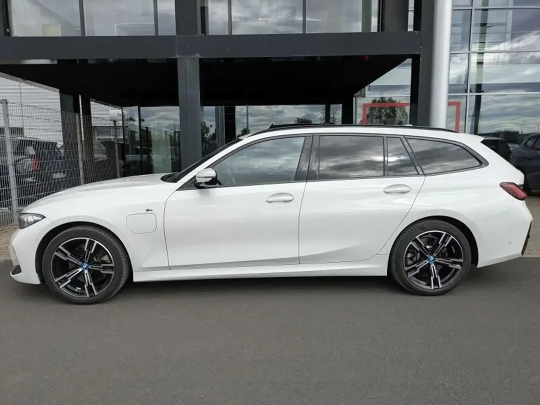 BMW 320 Touring M Sport - Afbeelding 1