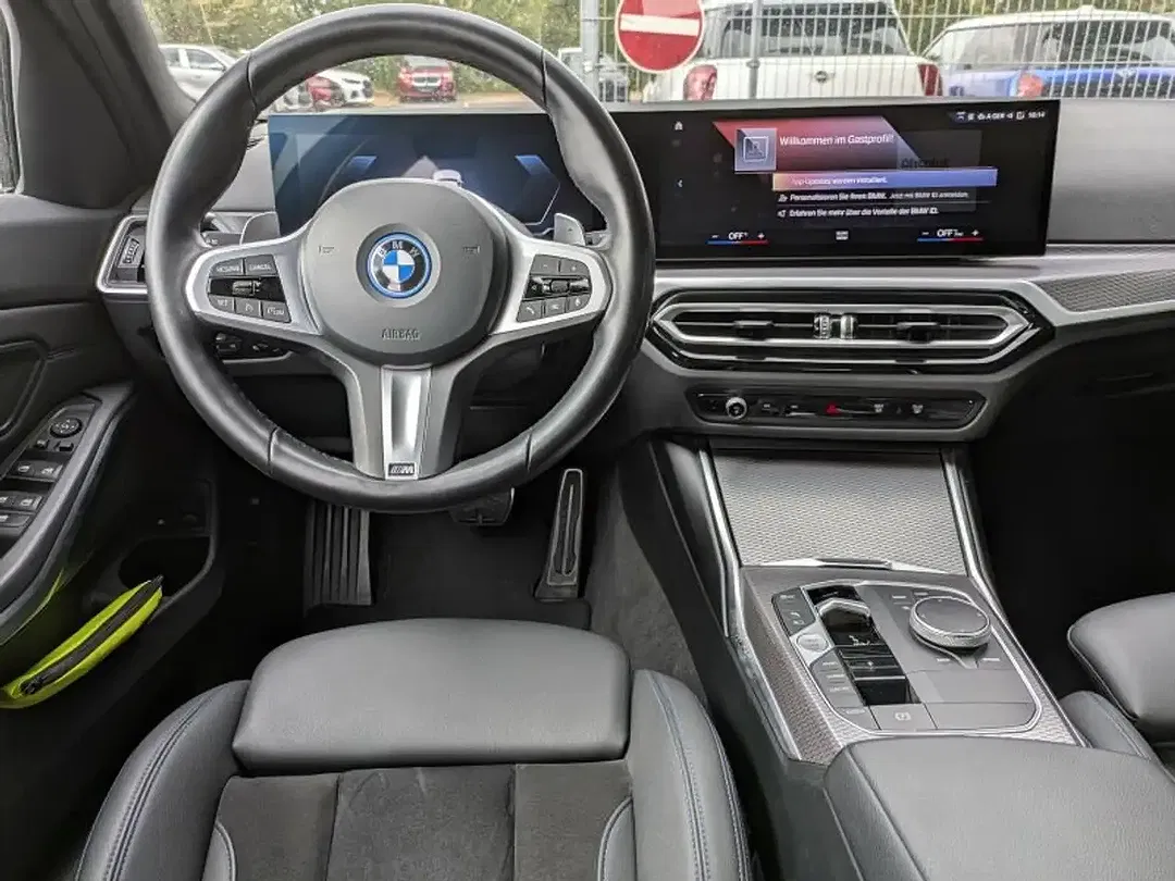 BMW 320 Touring M Sport - Thumbnail 6