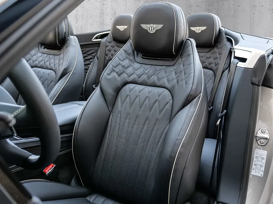 Bentley Continental GTC Azure - Thumbnail 13