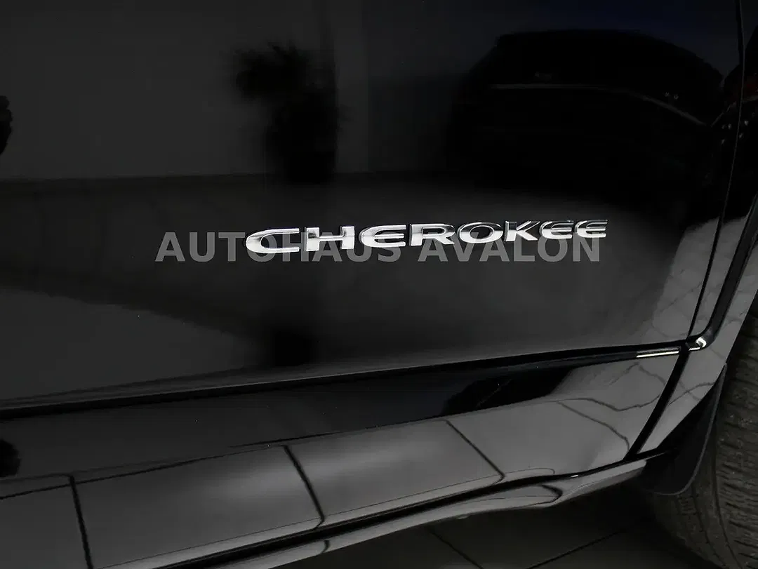 Jeep Cherokee 2.2 4x4 Overland - Thumbnail 8