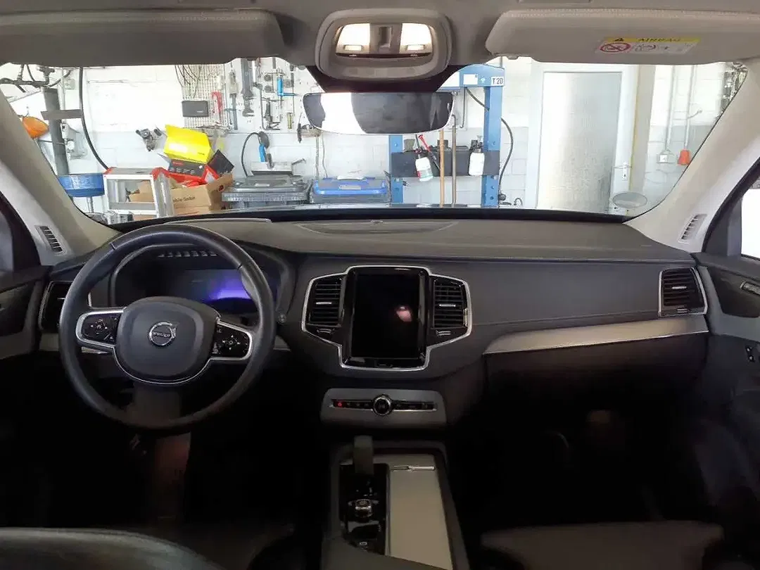 Volvo XC90 T8 PHEV AWD Ultimate Dark - Thumbnail 3