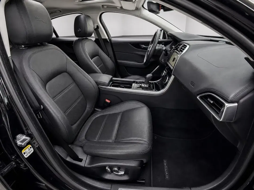 Jaguar XE P250 AUT S - Thumbnail 12