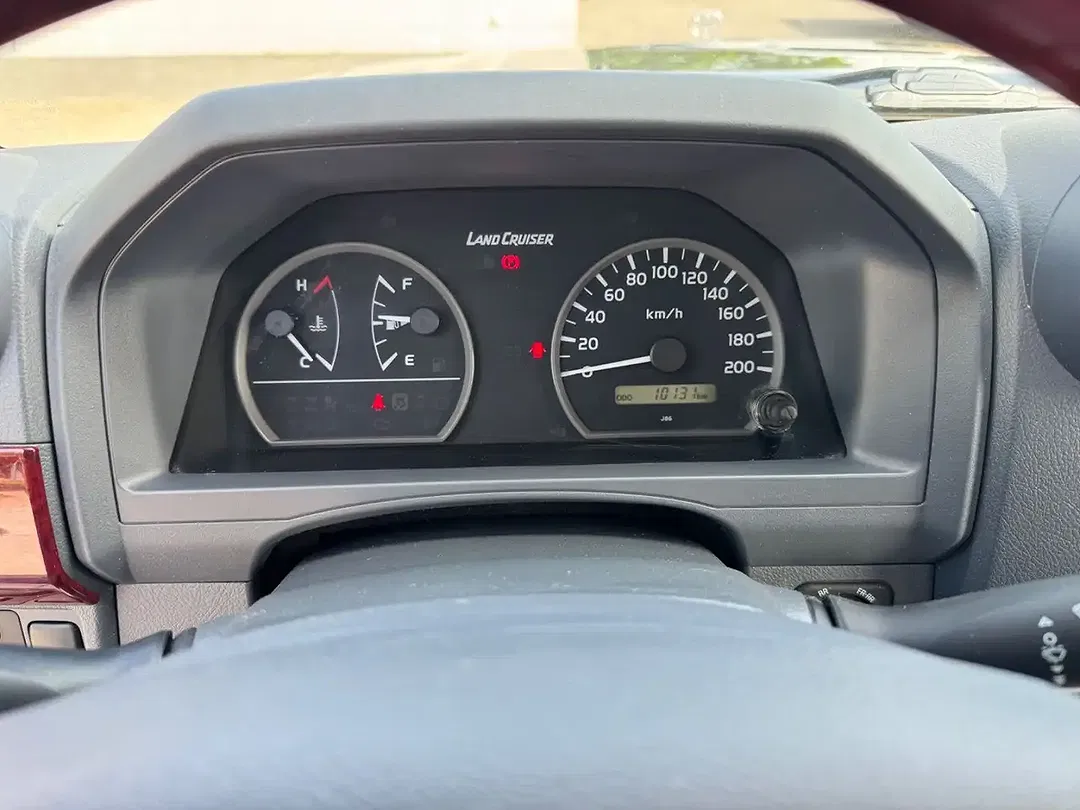 Toyota Land Cruiser - Thumbnail 8