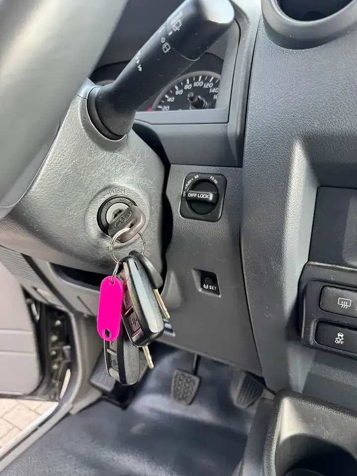 Toyota Land Cruiser - Thumbnail 9