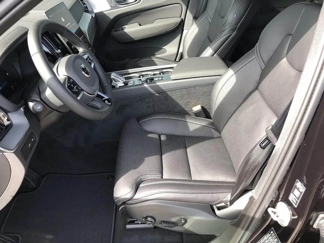 Volvo XC60 T6 PHEV AWD Ultra Black Edition - Thumbnail 9